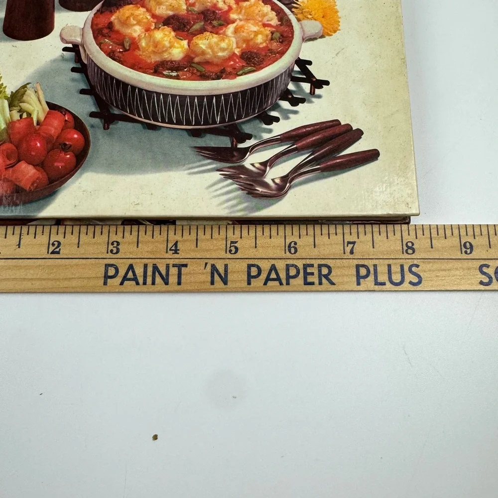 Vintage 1961 Better Homes and Gardens Casserole Cook Book Hardcover Clippings‎